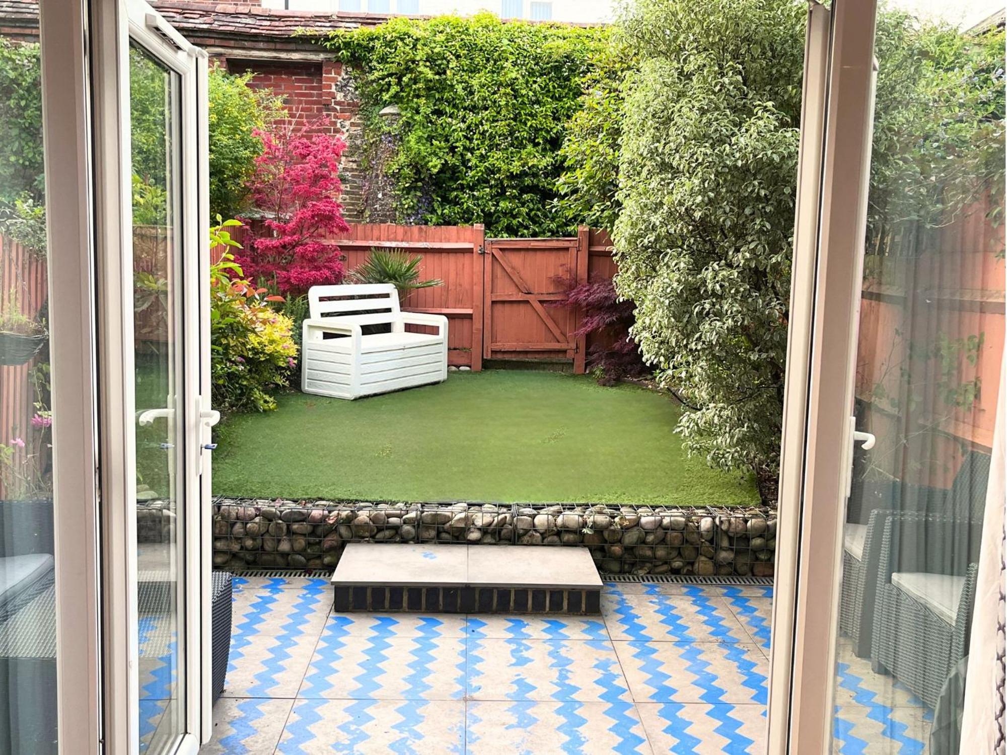 Jekyll'S On Hyde - Spacious Town House - Central Winchester - Free Parking, Sleeps 5 - By Xplus Stays Extérieur photo